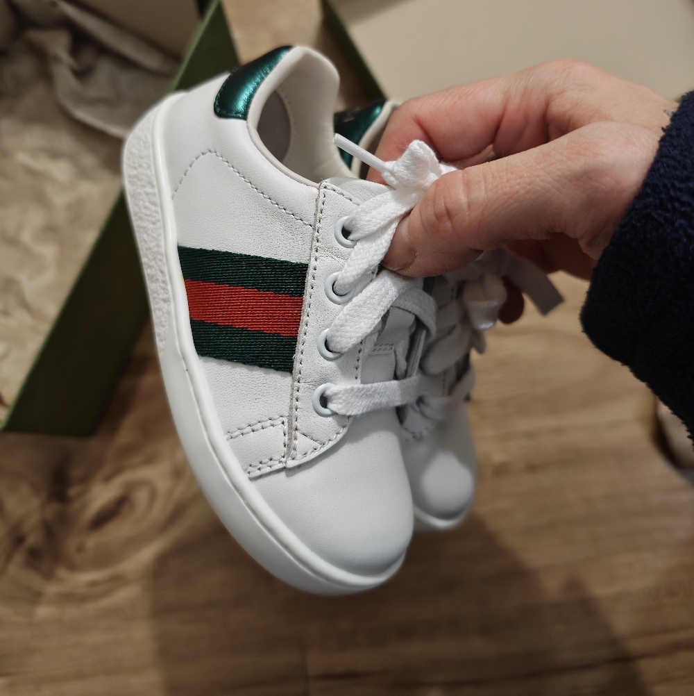 Gucci Children Ace White Leather Sneakers with Green and Red Accents